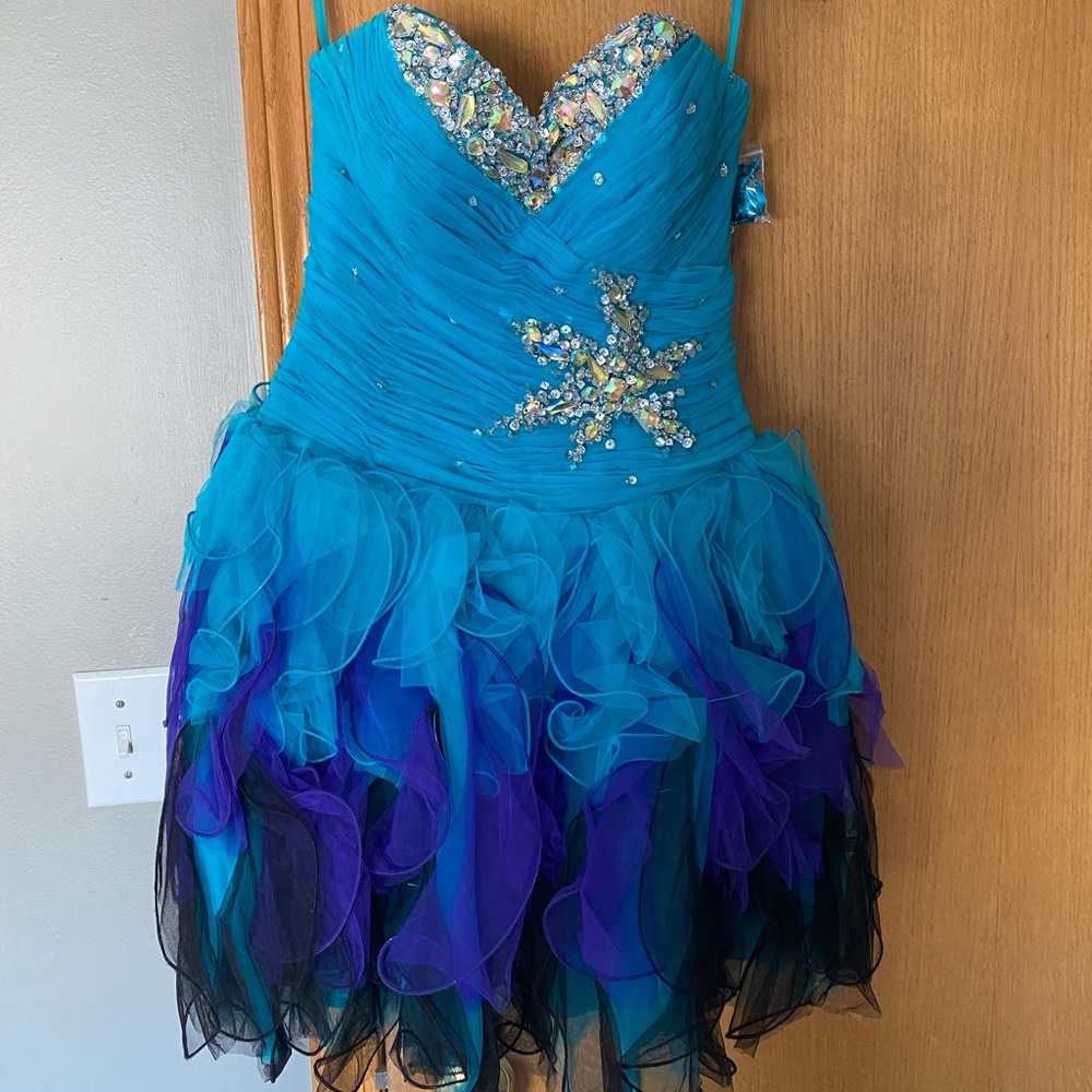 Size small homecoming dress. Worn once great condition!